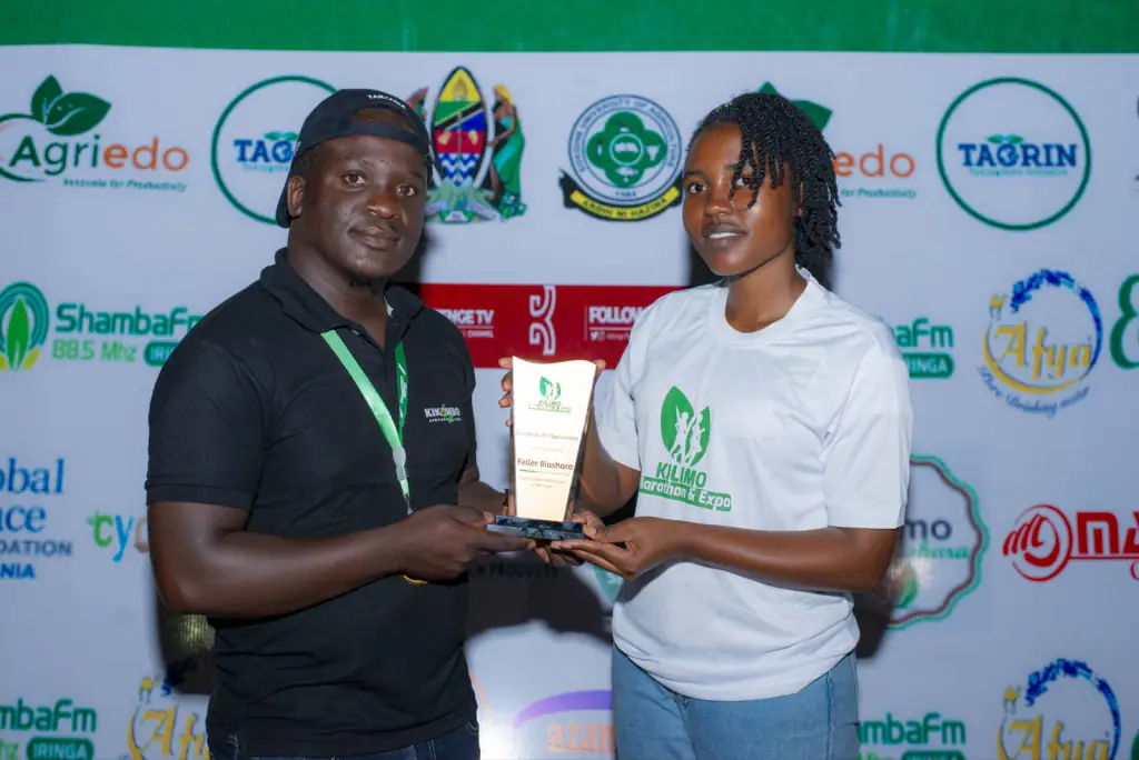 Kukabidhi tuzo jukwaani, Morogoro 2021