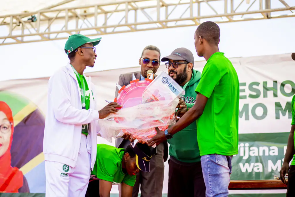 Washindi wa 2023 jukwaani